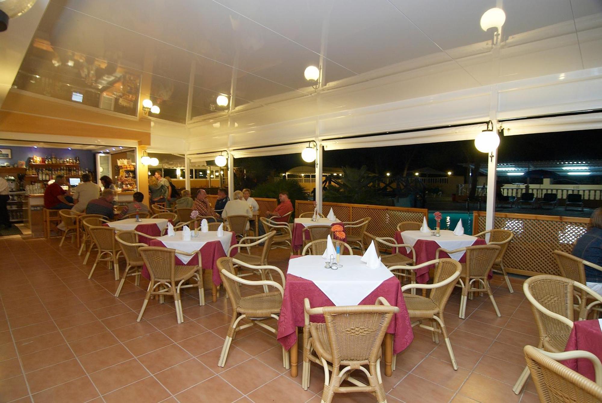 Ses Eufabietes Apartments & Restaurant Playa Migjorn Exteriör bild
