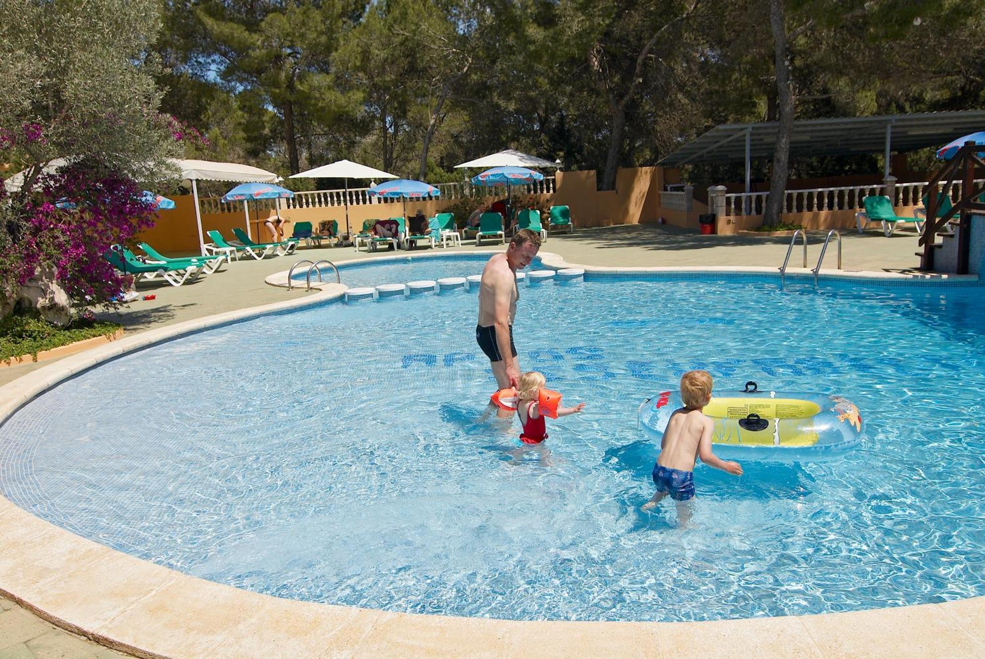 Ses Eufabietes Apartments & Restaurant Playa Migjorn Exteriör bild