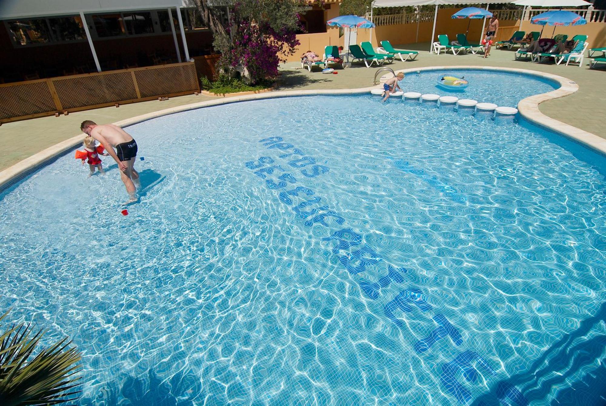 Ses Eufabietes Apartments & Restaurant Playa Migjorn Exteriör bild