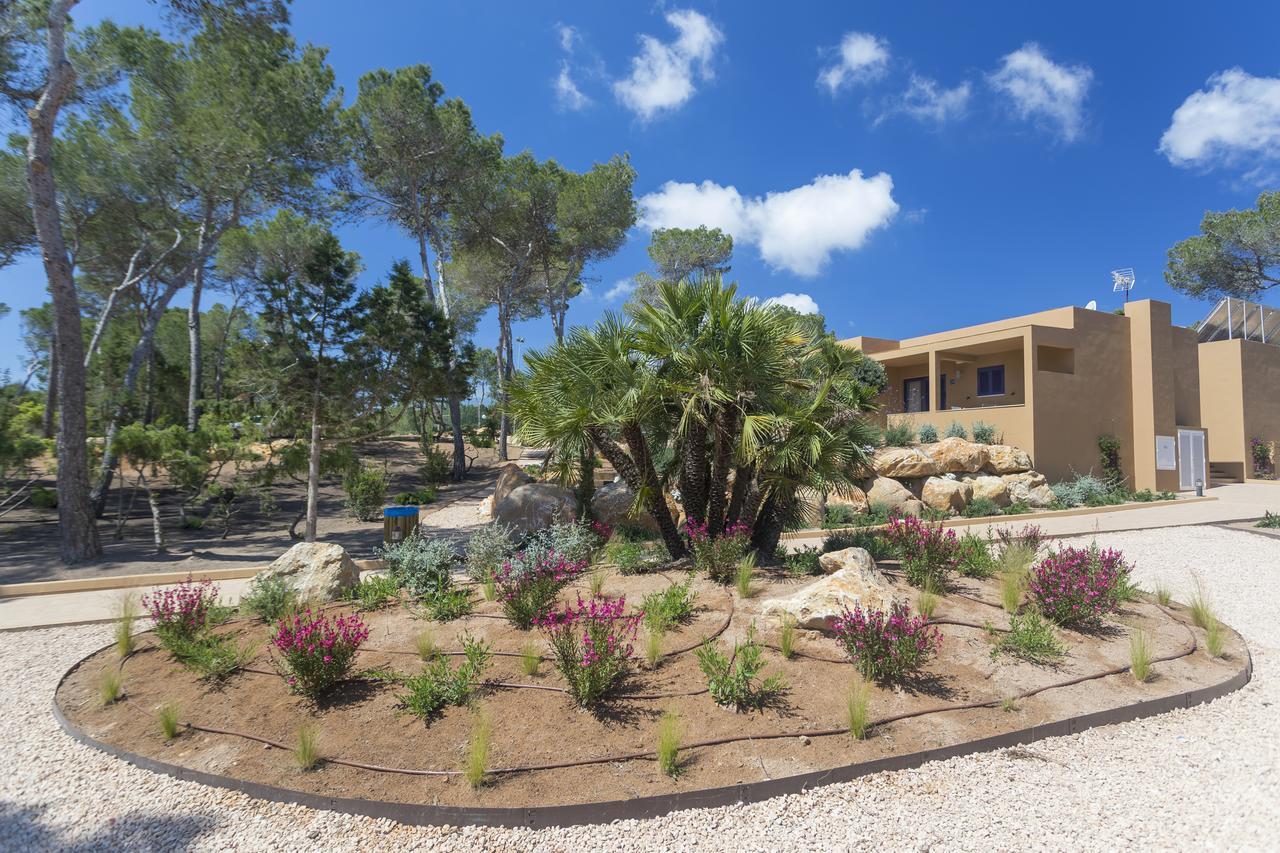 Ses Eufabietes Apartments & Restaurant Playa Migjorn Exteriör bild
