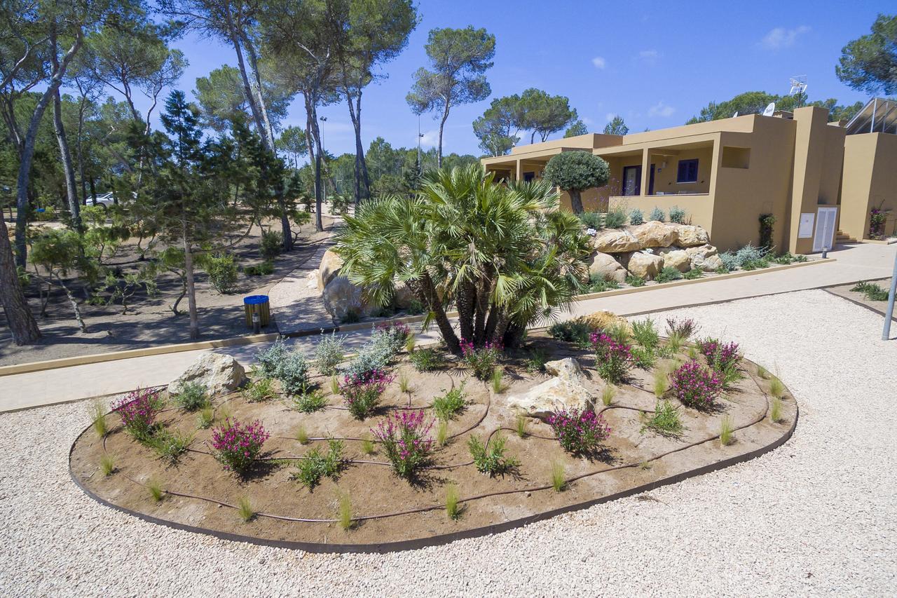 Ses Eufabietes Apartments & Restaurant Playa Migjorn Exteriör bild